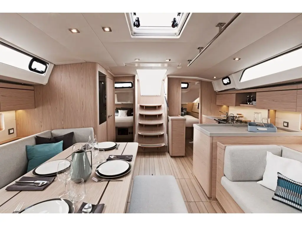 Orione, Interior image