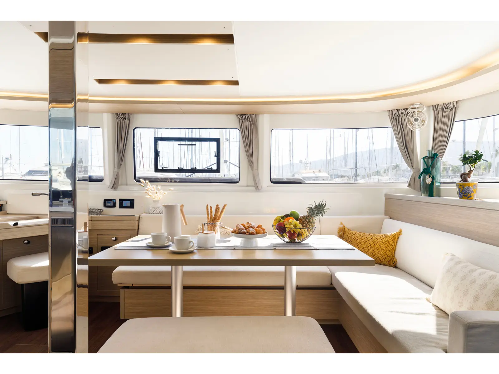 Si Mi Amor, Interior image