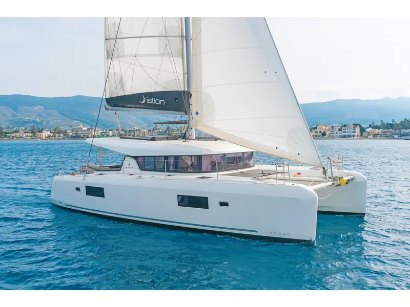 Melissanthi, Lagoon 42