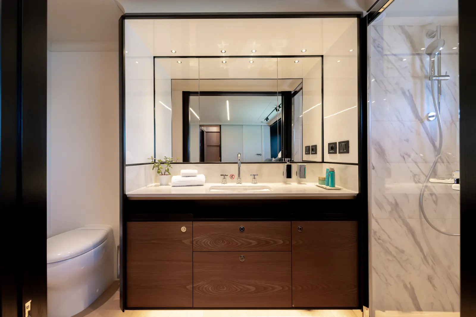 Premium +, Foto 23