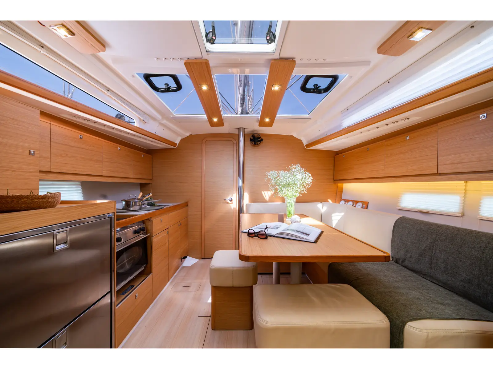 ARTEMIS, Interior image