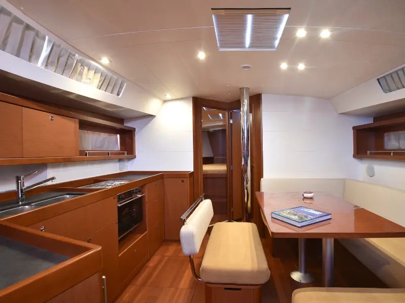 JN, Interior image