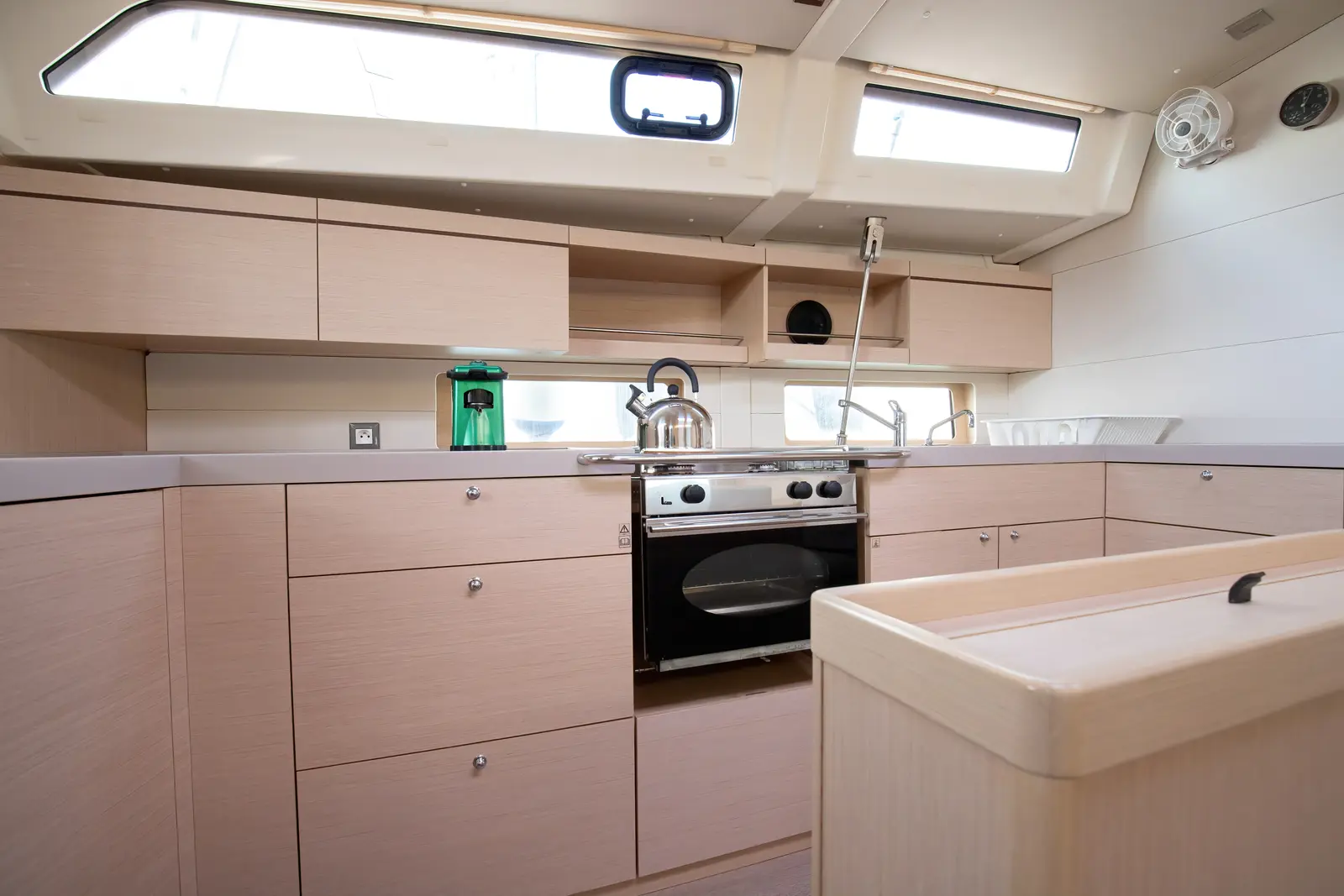 Tyche - Standard line, Interior image