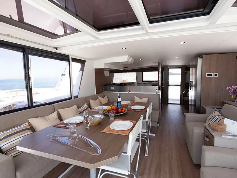 Neda - Skippered, Interior image