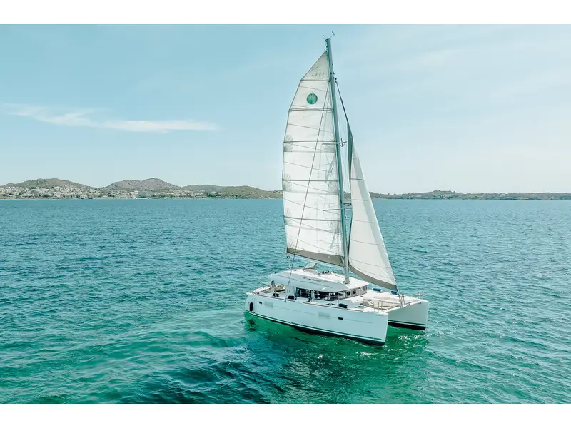 Christina S, Lagoon 400 S2