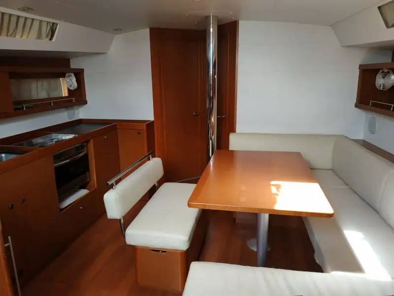 Aleph, Interior image