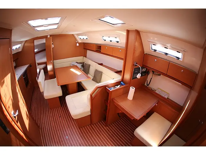 Eurybia, Interior image