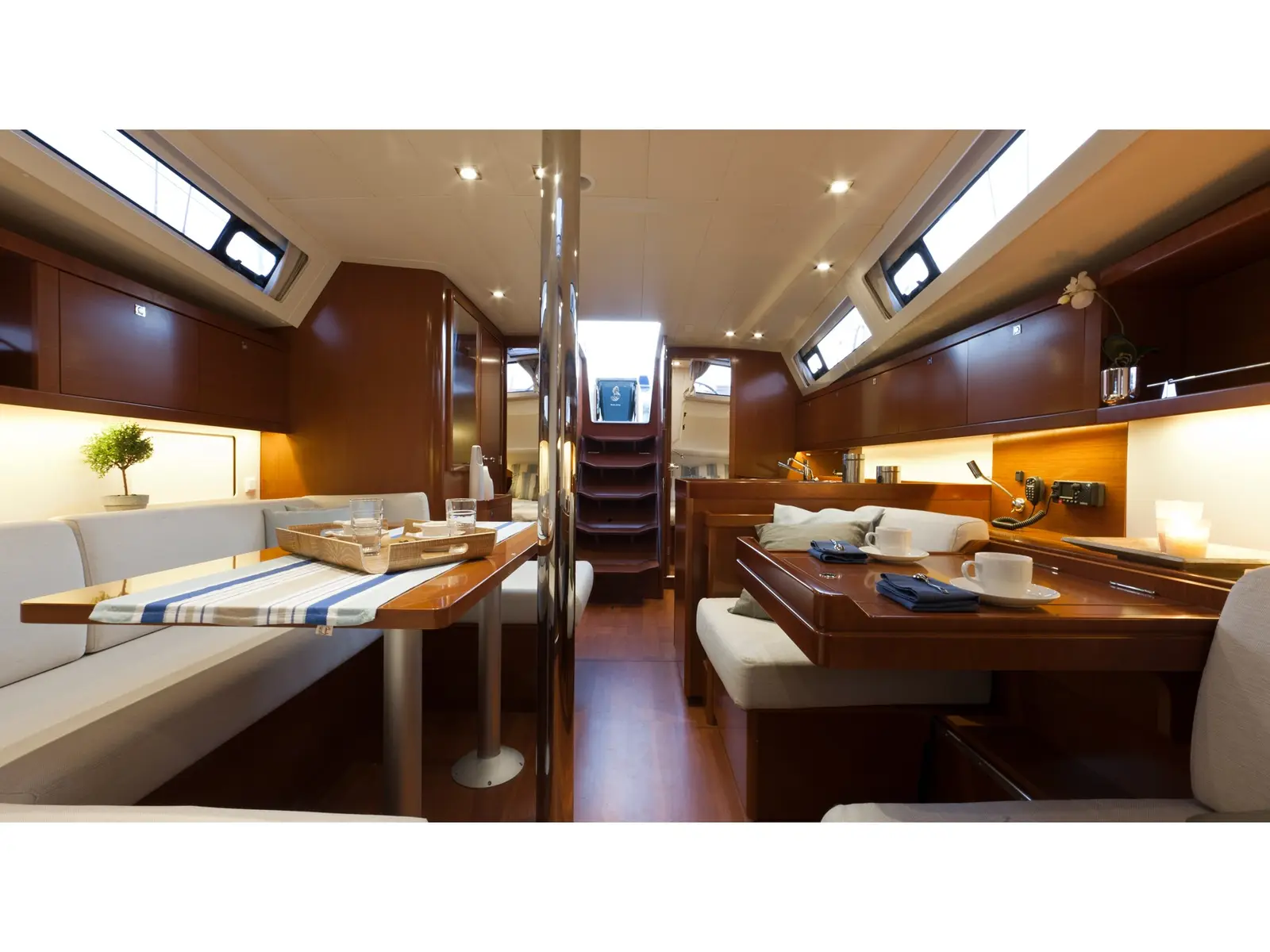 BELEZA - | AC | Bowthruster | Solar P, Interior image