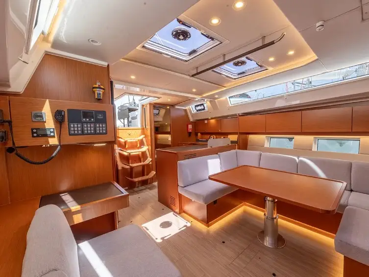 Lego, Interior image
