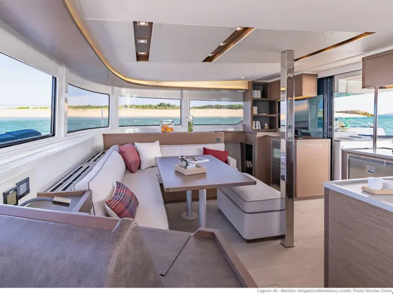 Krista, Interior image