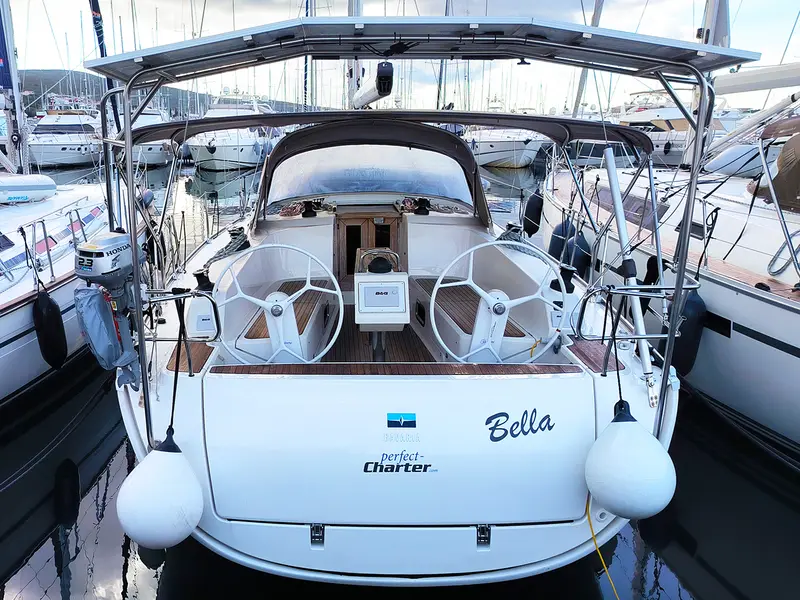 Bella, Main image