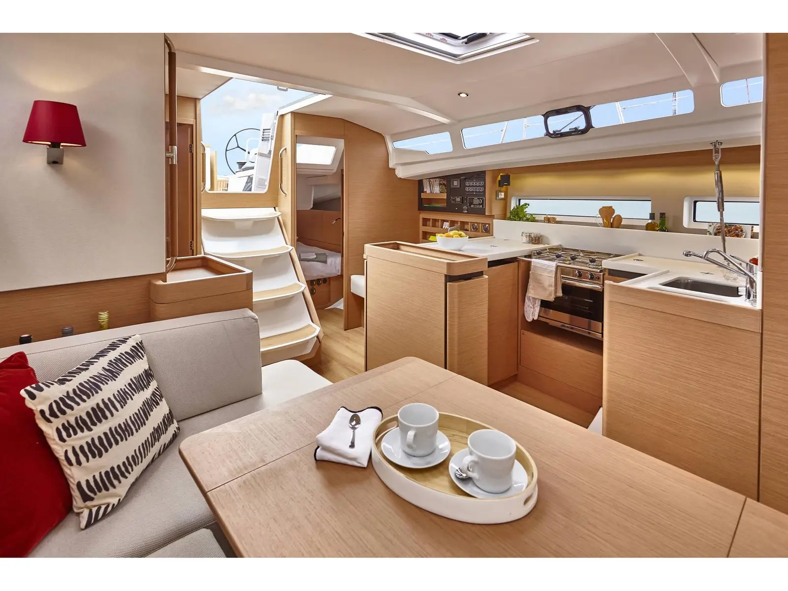 Sandy, Interior image