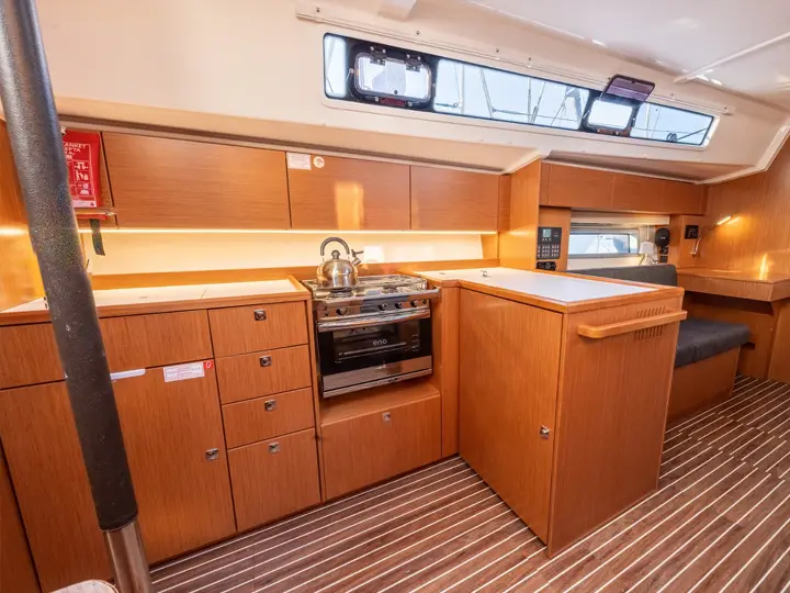 Lydia, Galley
