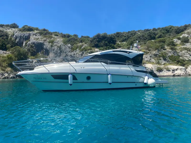 J&LO, Grandezza 280C
