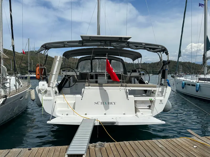Suha Bey, Dufour 470