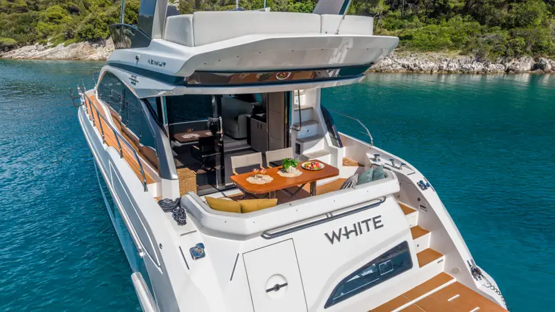 White, Azimut 53 Fly