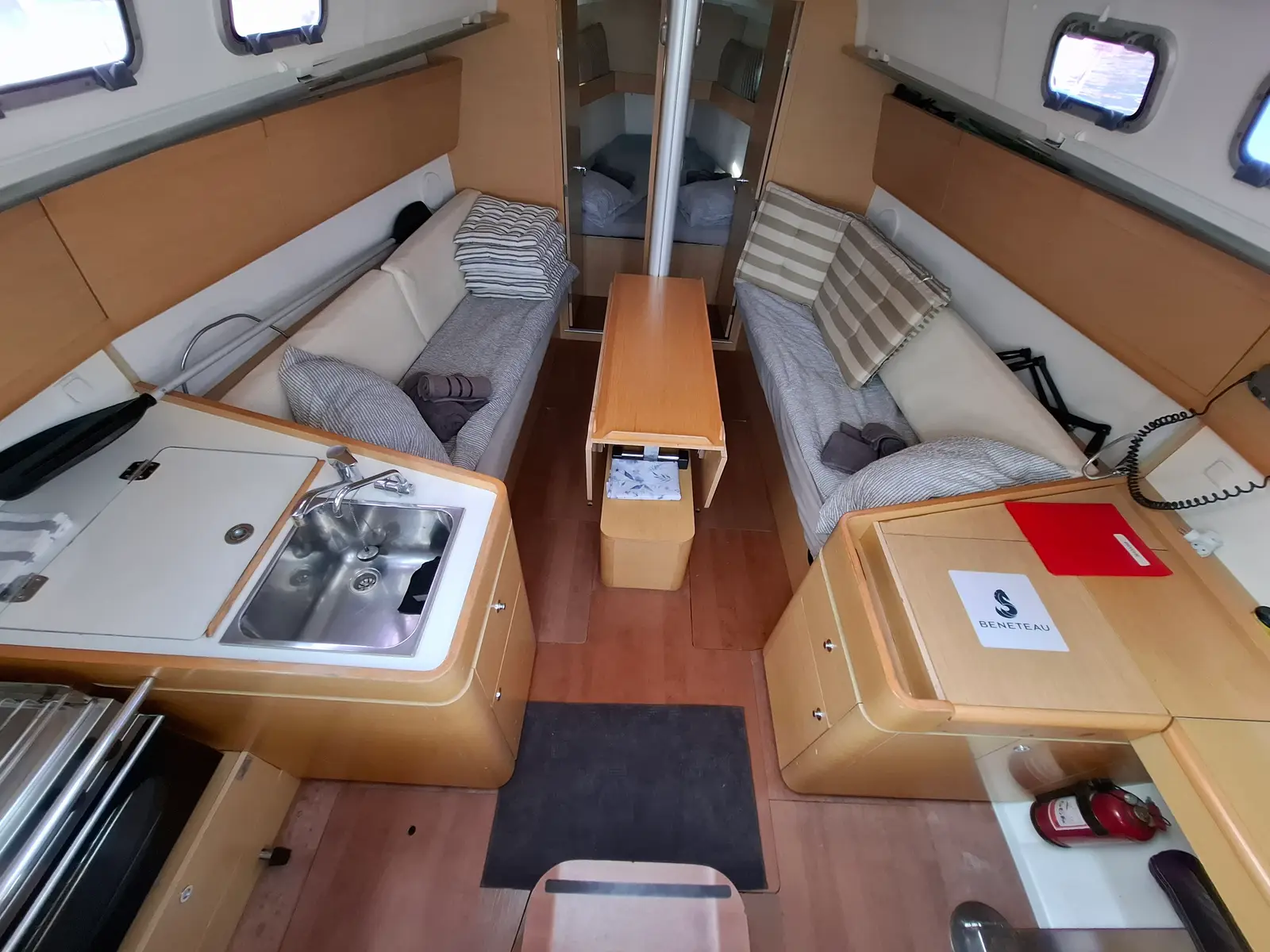 PSYCHE, Interior image