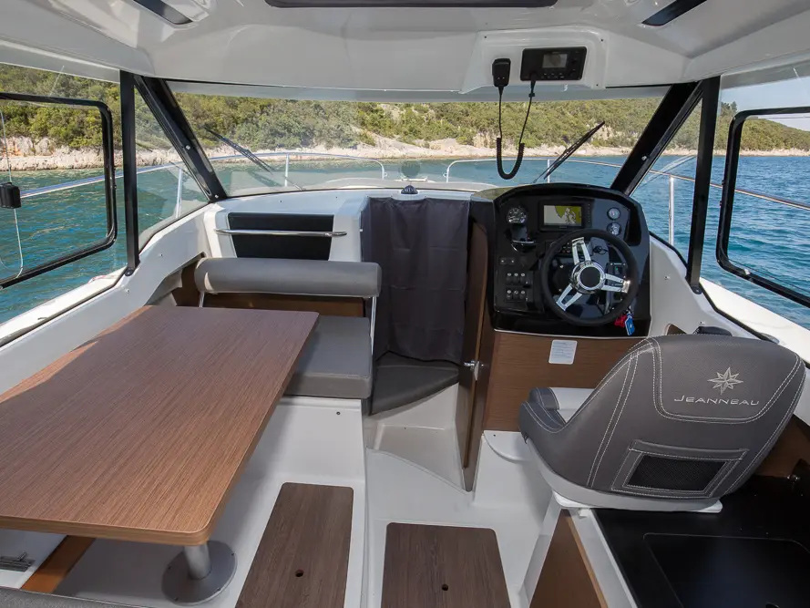 LISSY, Interior image