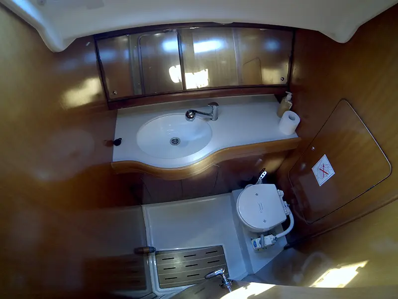 Kety, Bathrooom