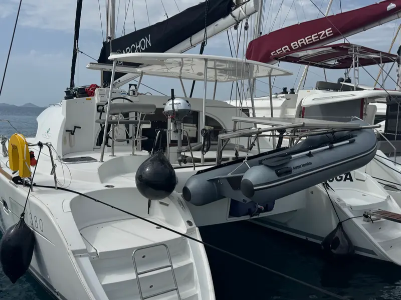 Beluga, Lagoon 380 S2