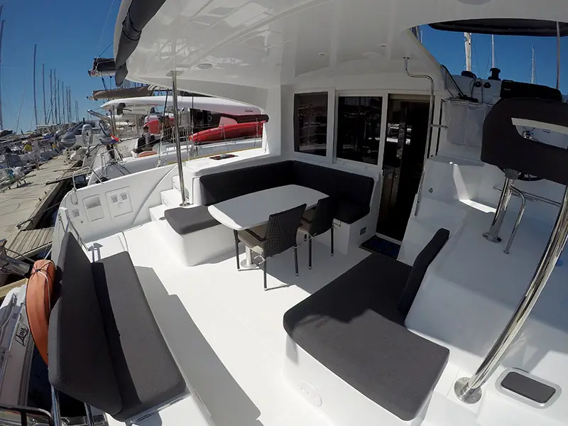 Tom Cat, Lagoon 40