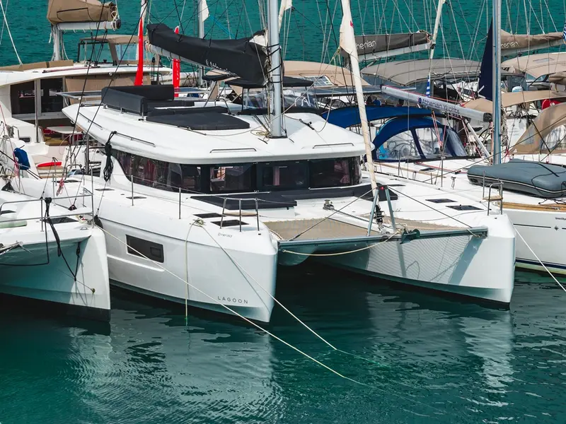 EMERALD, Lagoon 43