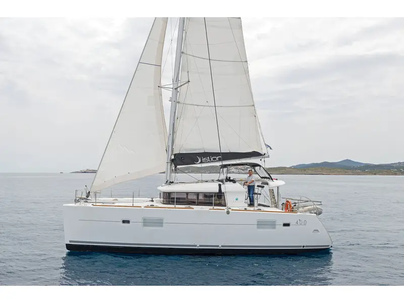 Libre, Lagoon 400 S2