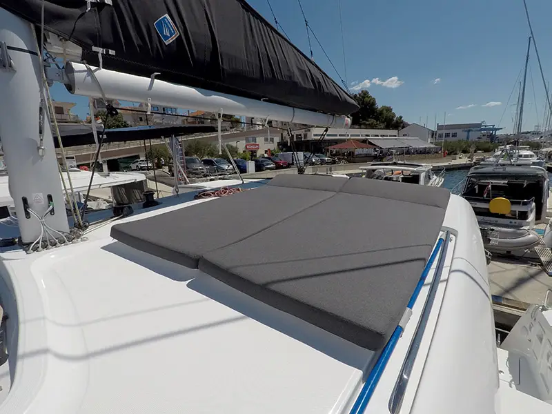 Tom Cat, Lagoon 40