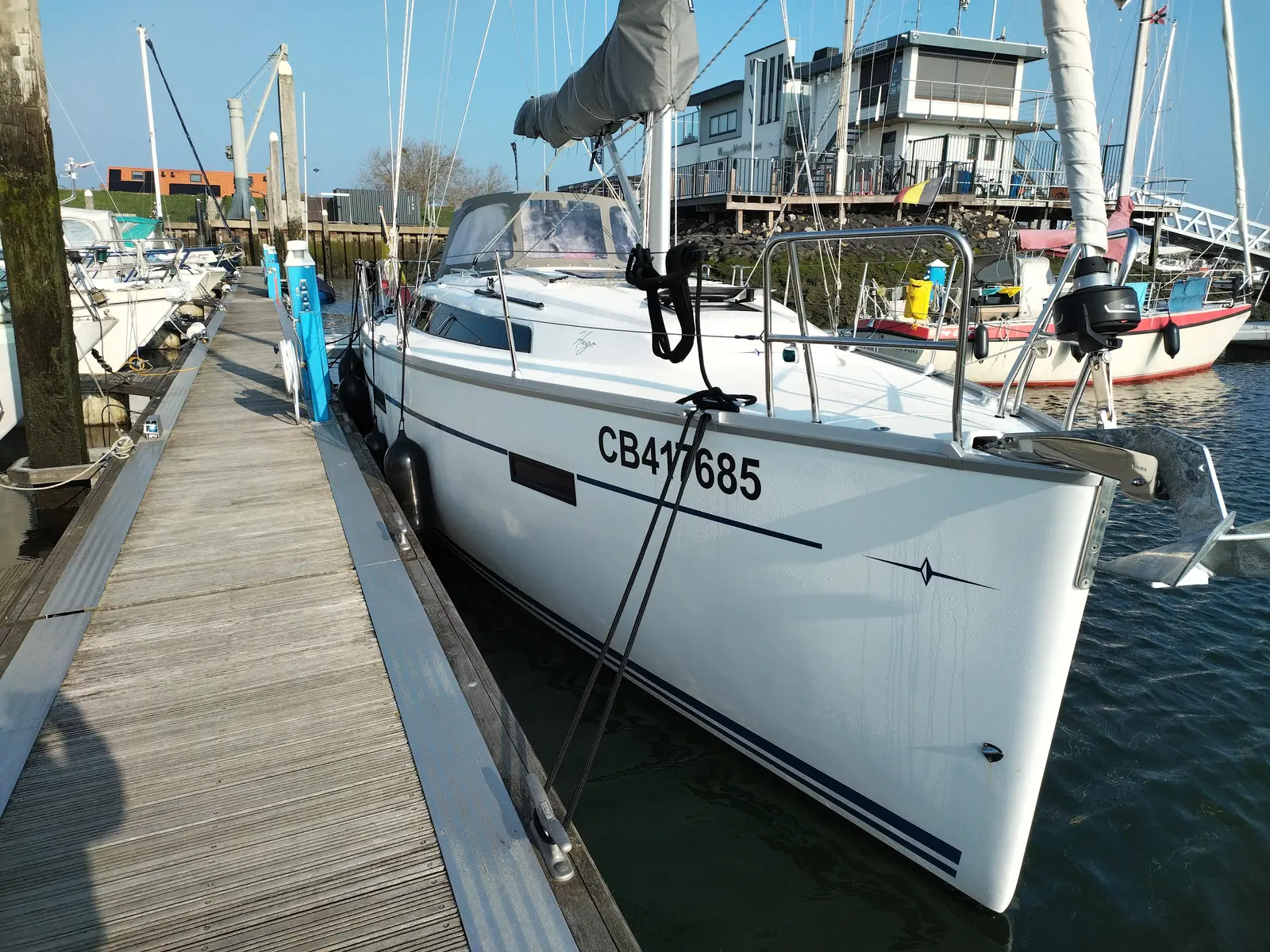 Hugo, Bavaria 37 Cruiser