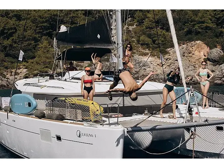La Luna, Lagoon 450