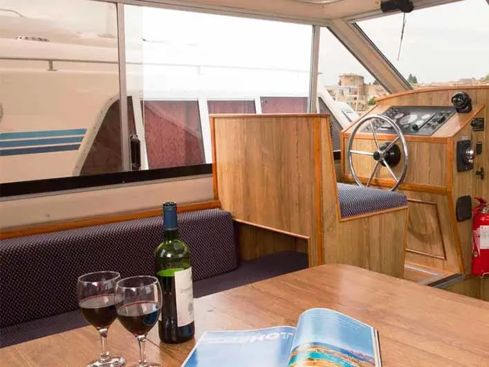 Lake Star - Budget 1, Interior image