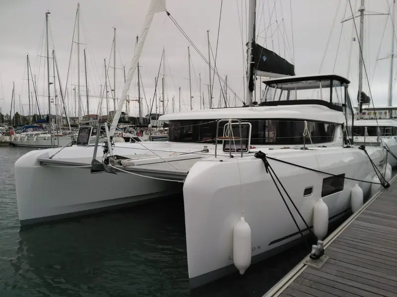 Premium, Lagoon 42
