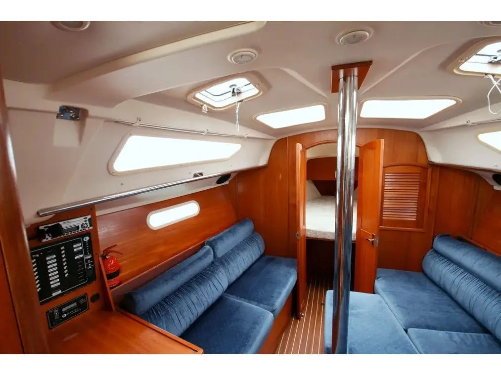 Cami 3, Interior image