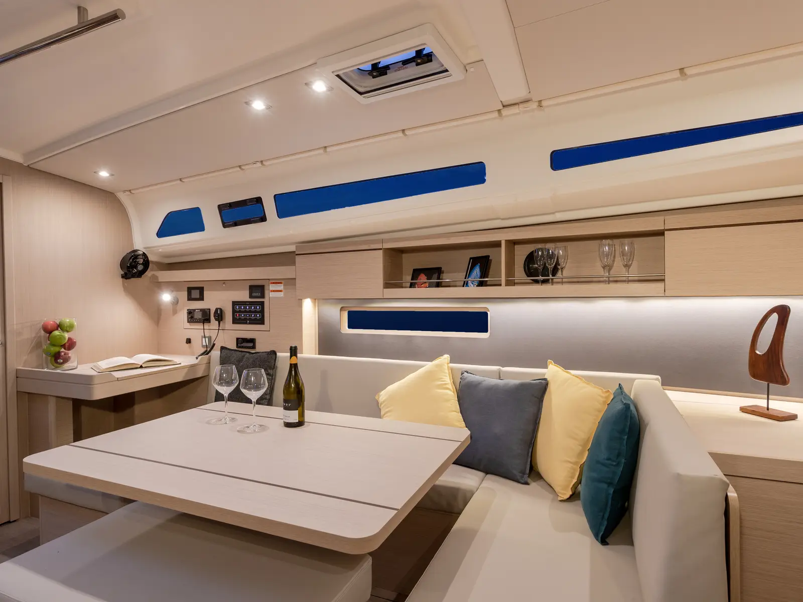 Sunsail 42 Premium, Interior image