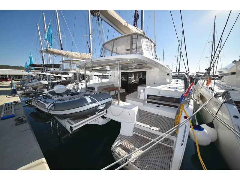 SHADOW, Lagoon 50