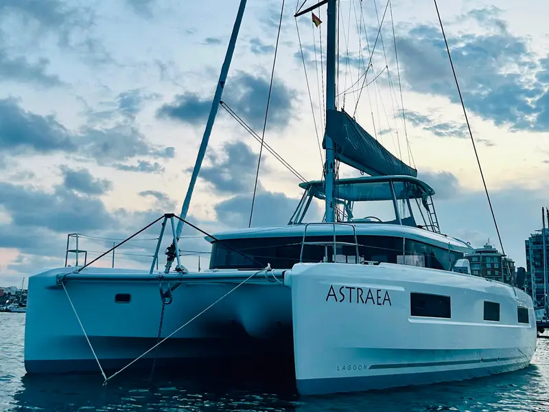 Astraea, Lagoon 46