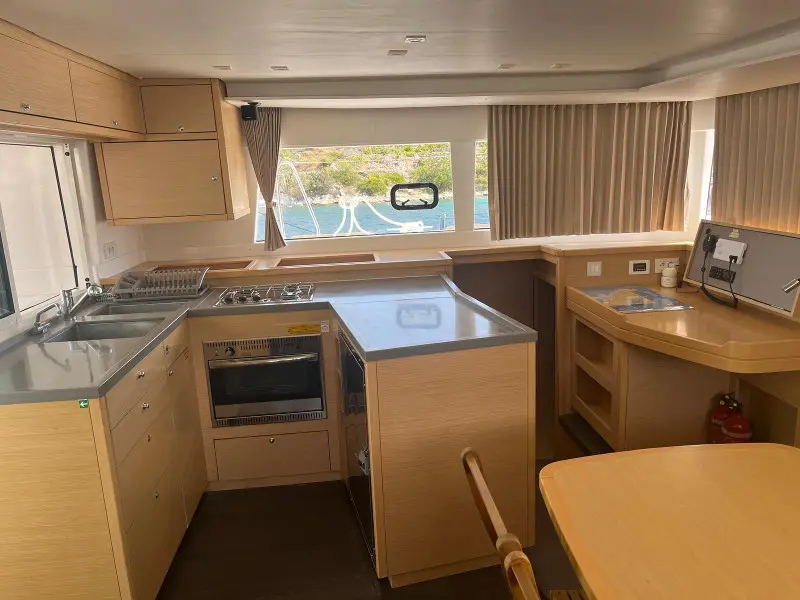 CARIAMA (air condition, generator, water maker, flybridge), Foto 12