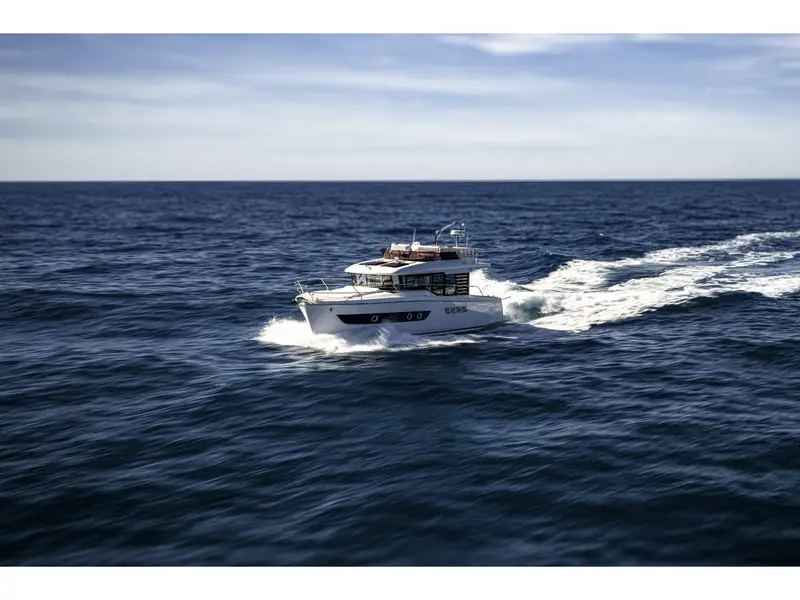 ZOE, Swift Trawler 37 Fly