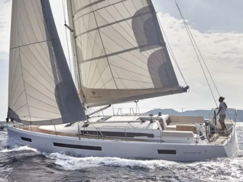 LARA, Sun Odyssey 490
