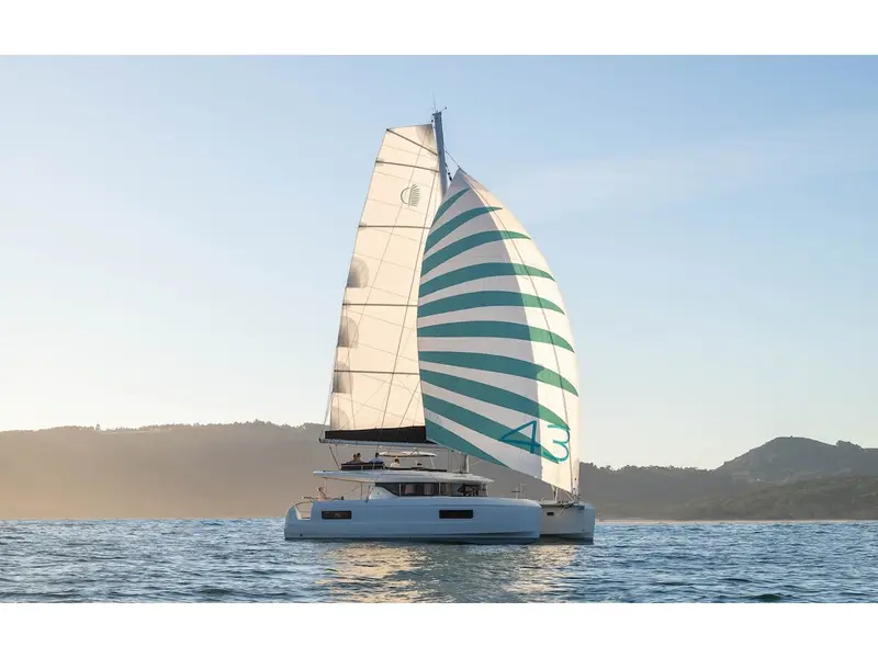 Olandese Volante, Lagoon 43