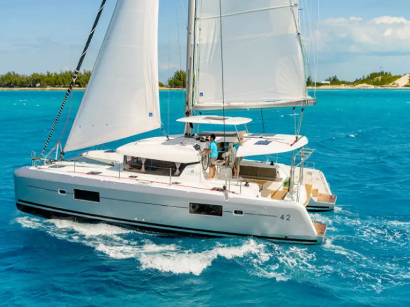 No Name: Forward Cabin #1 (Cabin Charter 2 pax) FULLY CREWED, ALL EXPENSES, Main image