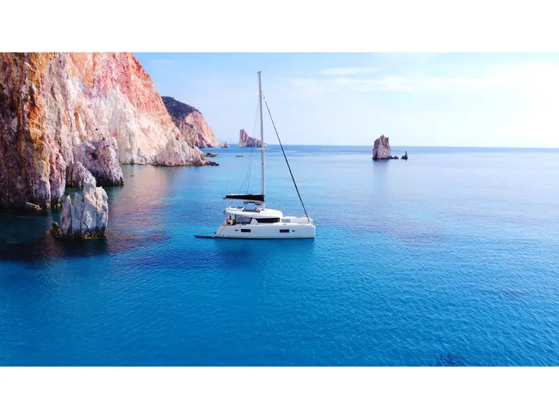 Aktaia, Lagoon 42