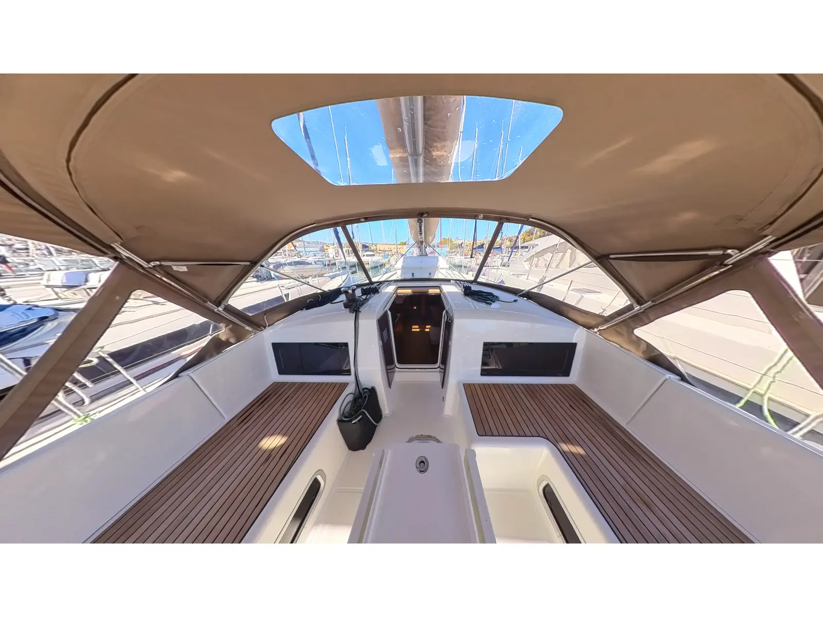 Alboran Vino Blanco, Sun Odyssey 490