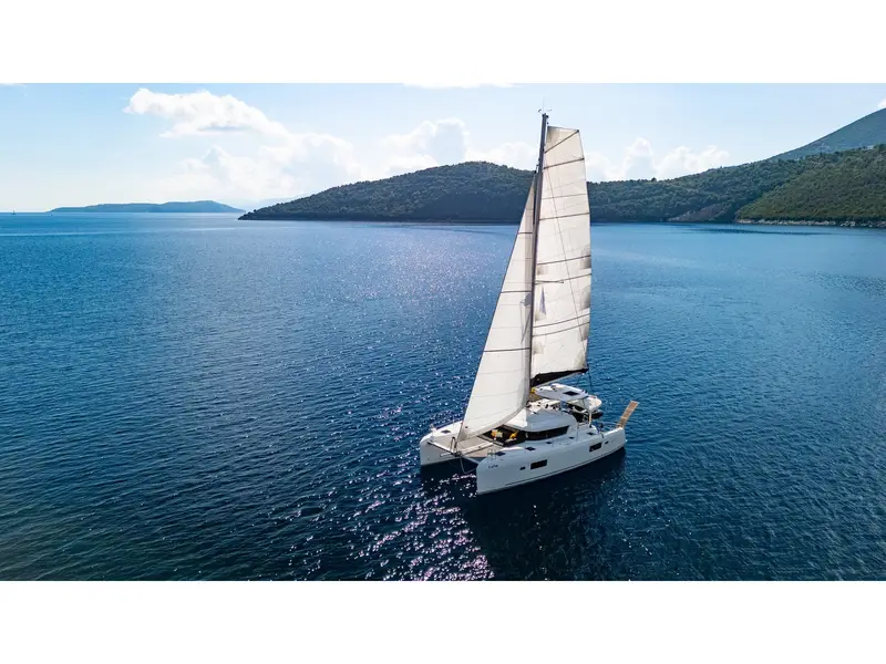 LUNA, Lagoon 42