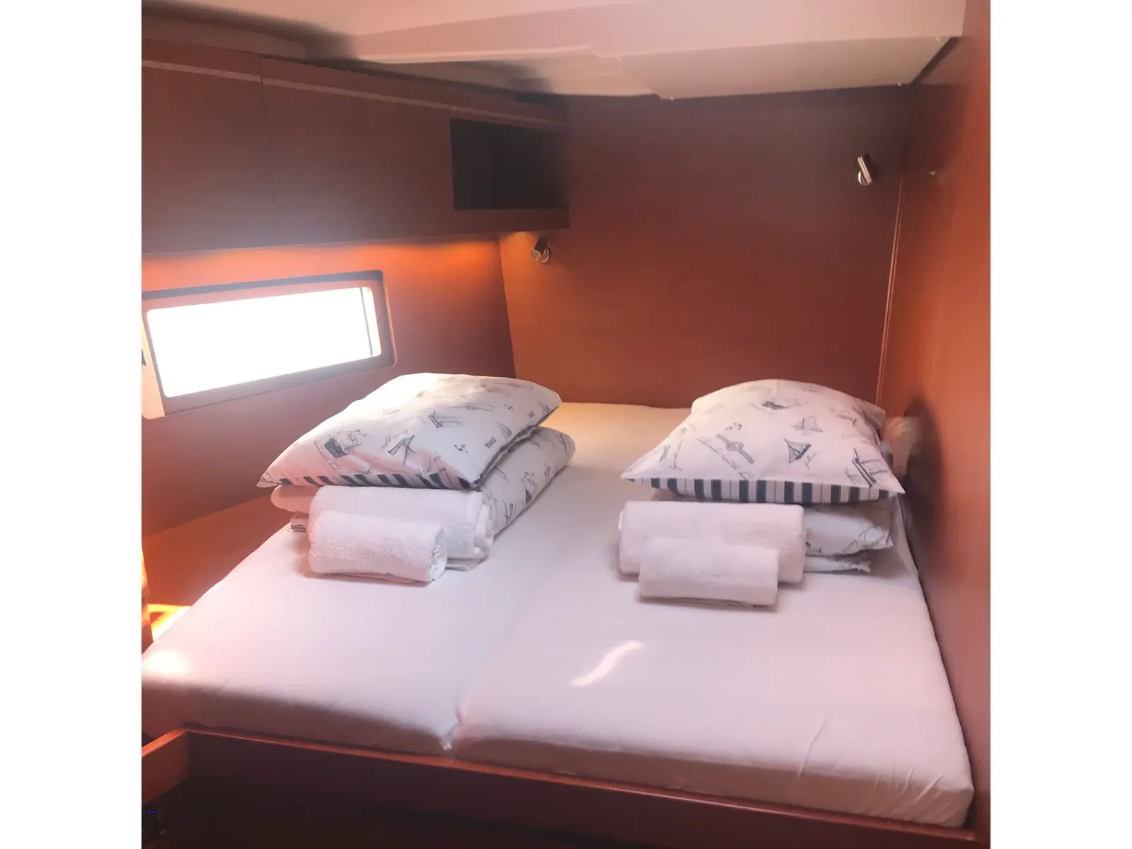Salma, Interior image