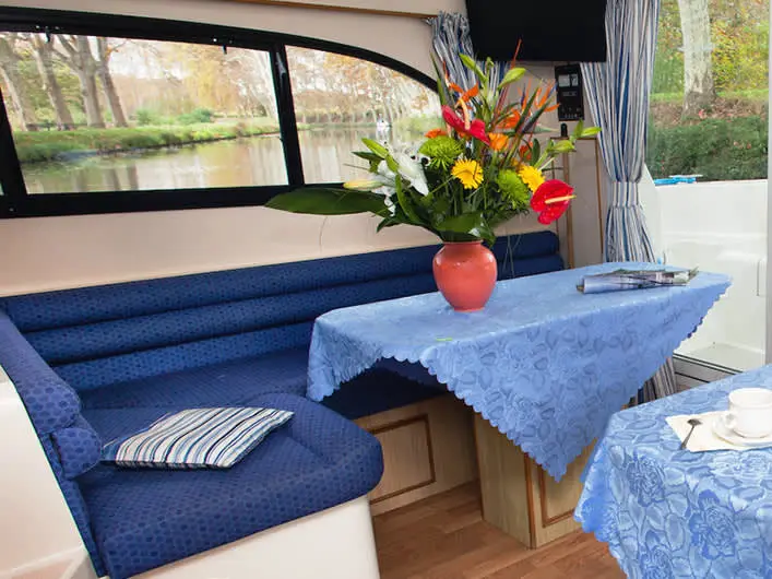 Elegance - Comfort 42, Interior image