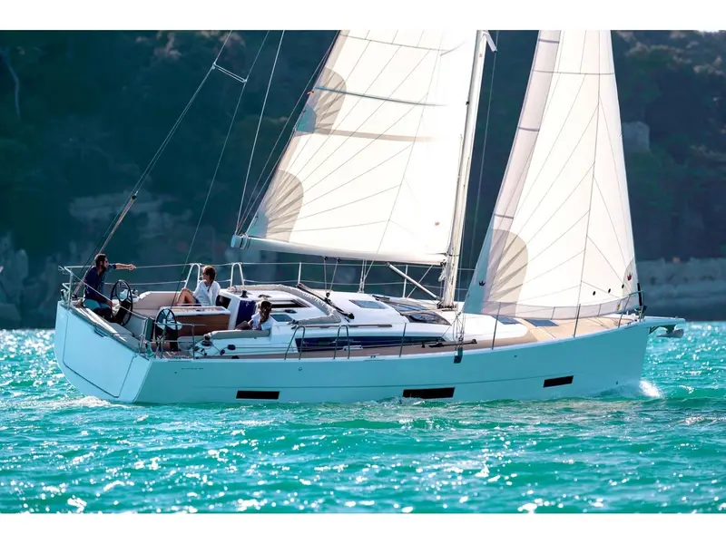 Sail Corvus, Dufour 390 Grand Large
