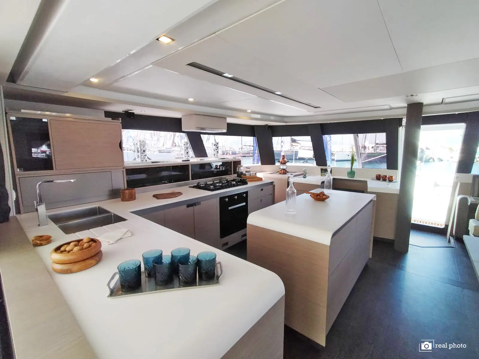 Libertà - Luxury Catamaran, A/C, Generator, Water maker, Solar panel, Foto 8