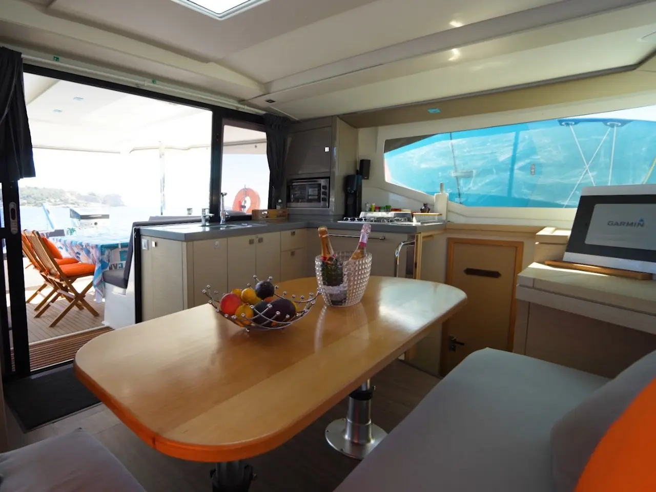 Enéa, Interior image