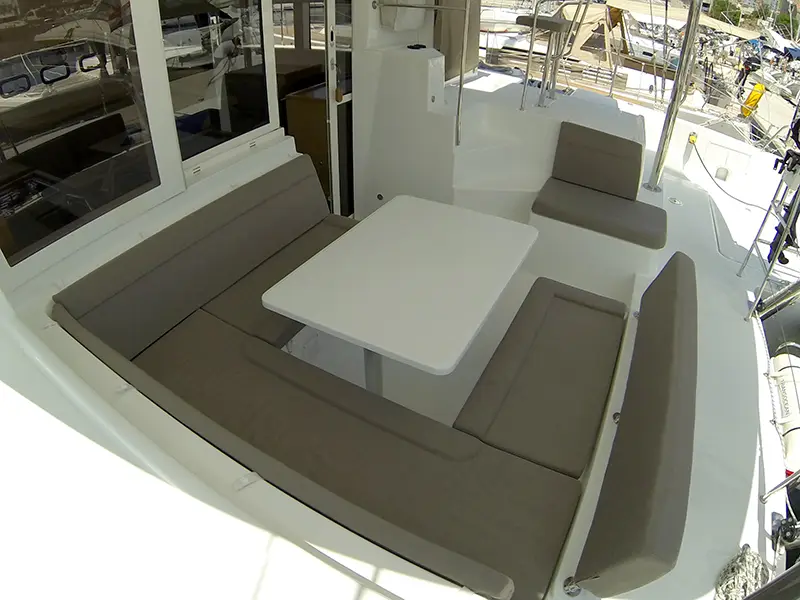 Bob Cat, Lagoon 39